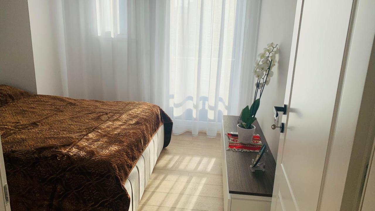 Proper Central Apartment Tirana Esterno foto