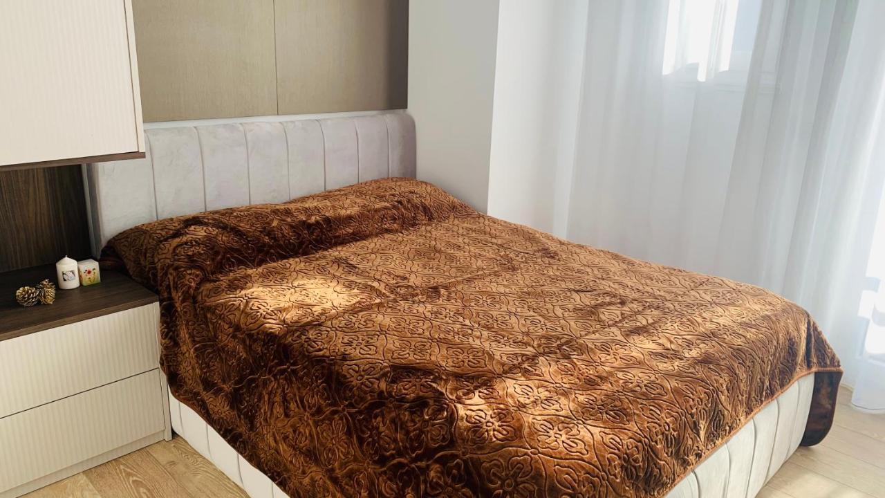 Proper Central Apartment Tirana Esterno foto